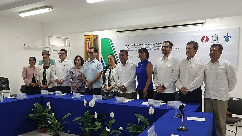 Uv Firma Convenio De Colaboraci N Con Coatzacoalcos E Ixhuatl N Del