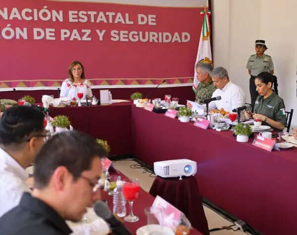 Gobernadora Rocío Nahle realiza Mesa de Seguridad en Tihuatlán