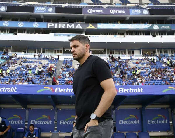 Larcamón carga contra Cruz Azul tras ser despedido