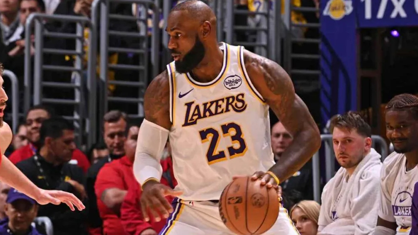 El Rey cambia de reino: LeBron James deja a los Lakers