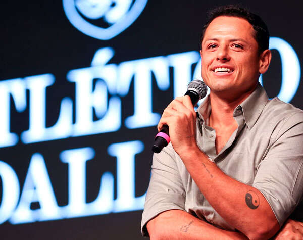 Chicharito Hernández explora la vida extraterrestre y la física cuántica en su faceta como creador de contenido