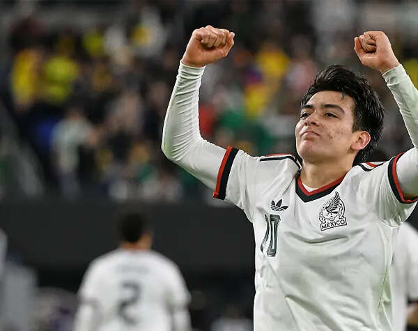 Gilberto Mora se pierde el partido de México contra Chile