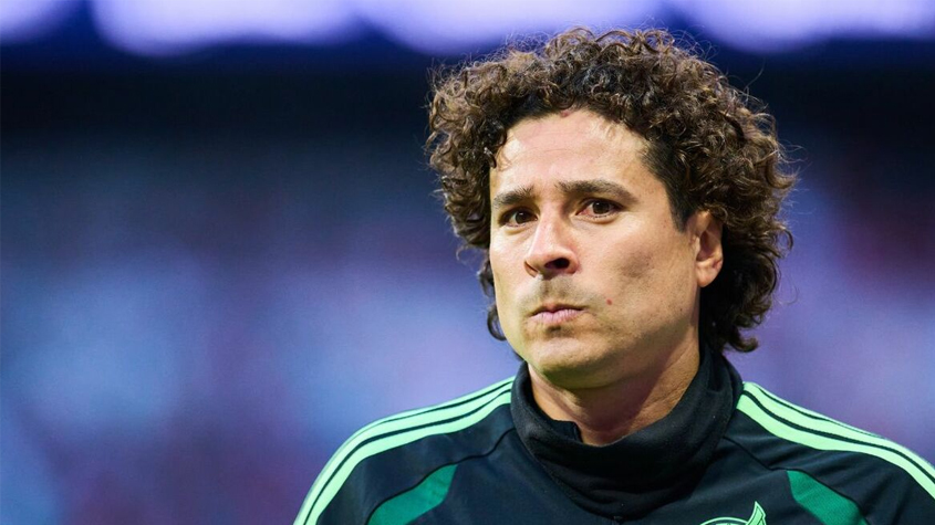 Guillermo Ochoa recibirá homenaje ante Chile