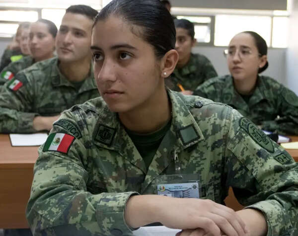 México dice adiós a las escuelas militarizadas tras casos de abuso