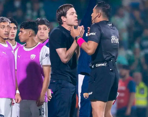 Pumas cae ante Santos y explota contra el arbitraje tras su quinta derrota